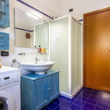 Casa Olivia Private Garden & Parking Apartment