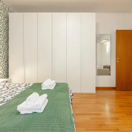 Casa Olivia Private Garden & Parking Apartment *